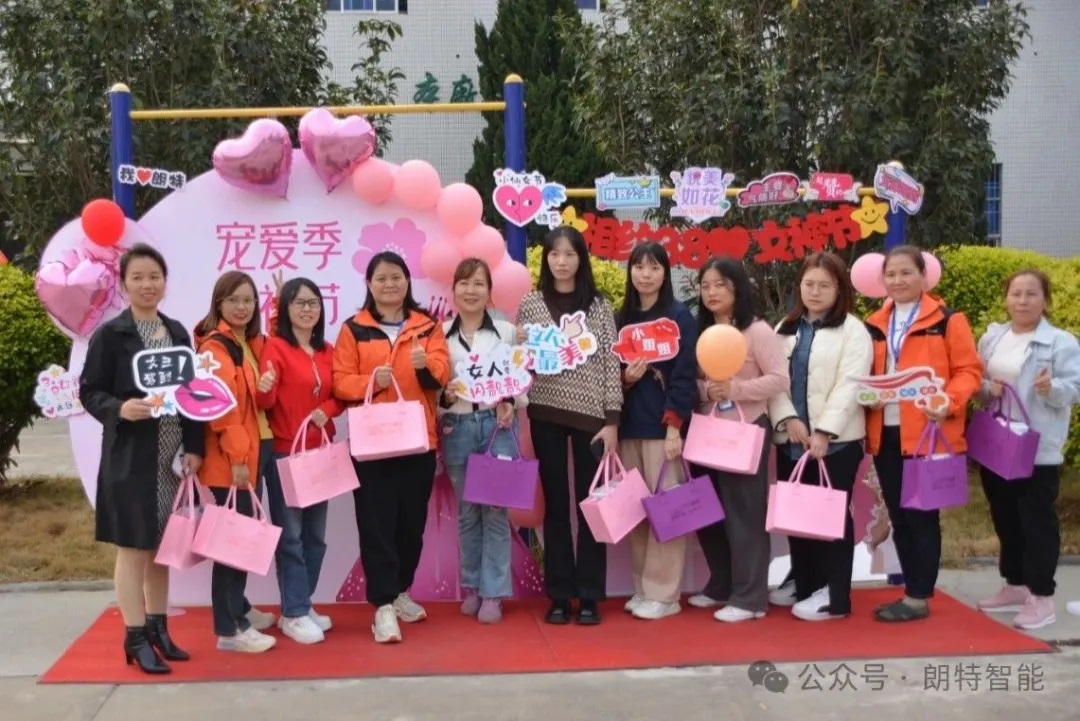 ���������ա����������ʹ������ܽ������˸�Ů�ڹ���ذ��